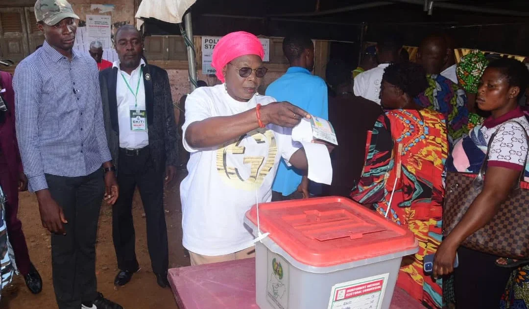 (PHOTOS) Ekiti 2026: Deputy governor Afuye votes, predicts Oyebanji’s victory