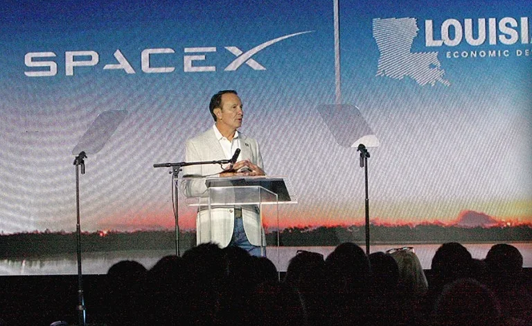 SpaceX plans $100bn spaceport in US